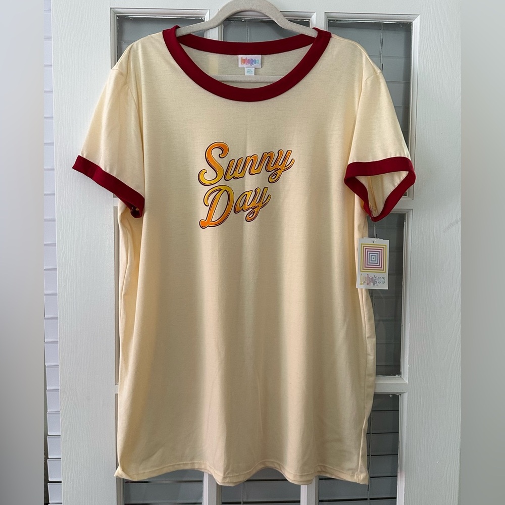 NWT LuLaRoe Women’s 2XL Sunny Days Yellow Liv Short Sleeve T-shirt | SKU 0768